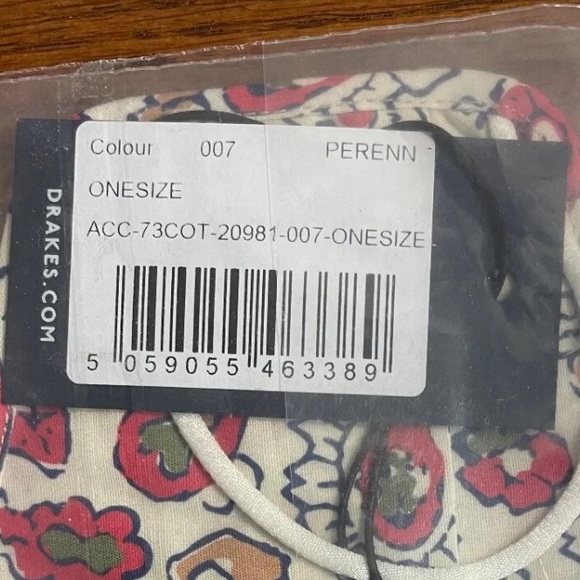 NWT Drake's London DRAKES Ivory w/ Paisley Red Olive Pattern Face Mask One Size - Picture 3 of 5